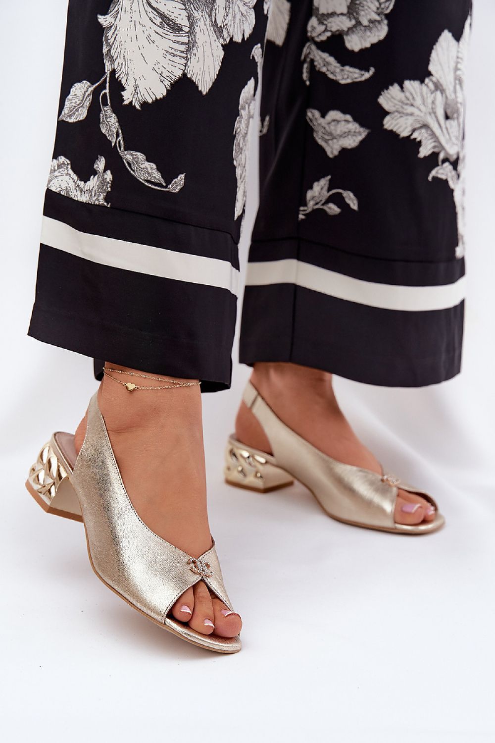  Sandały Model CheBello 4724 Gold - Step in style 