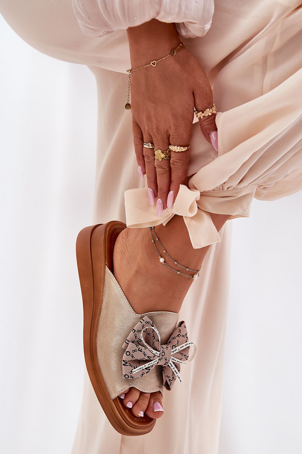  Sandał Klapki Model Moonzella ASA266-10 Gold - Step in style 