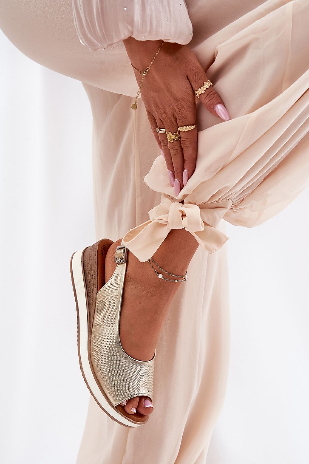  Sandały Model Artiker 56C2312 Gold - Step in style 