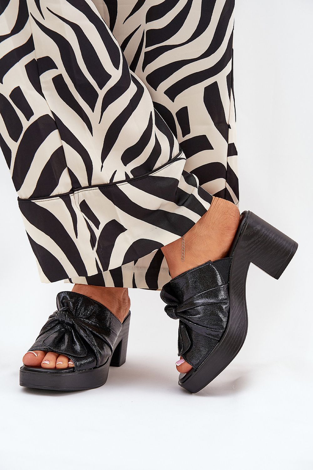  Sandał Klapki Model Kikilla RMR23126-8 Black - Step in style 