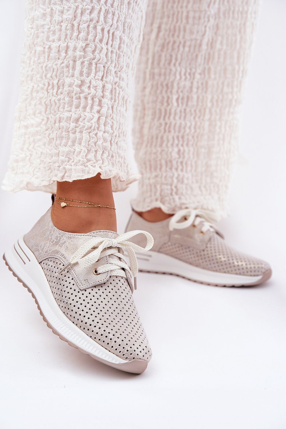   Półbuty Model Artiker 56C2113 Beige/Gold - Step in style 