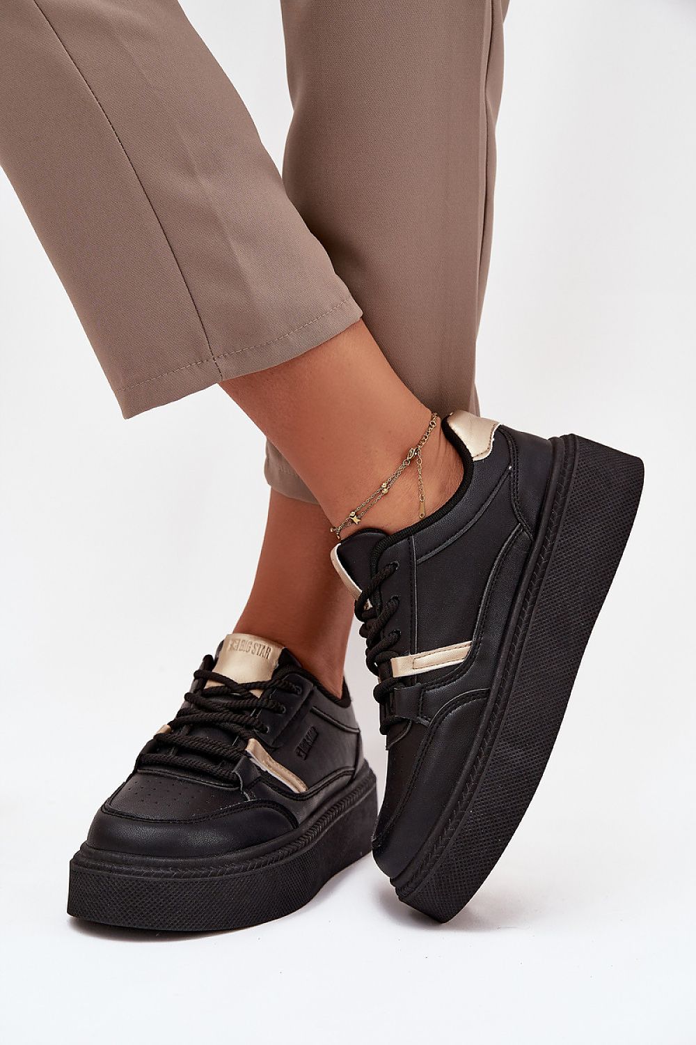   Buty Sportowe Model Big Star SS274360 Black - Step in style 